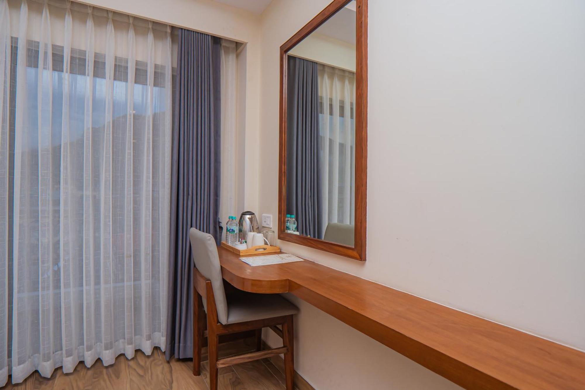 Hotel Fewa Trip Похара Екстериор снимка
